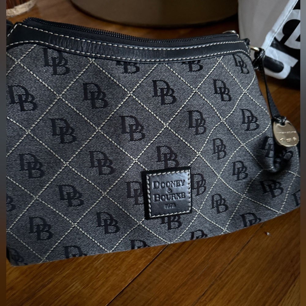 Dooney & Bourke Black/grey Exterior with Pink Lined small but roomy bag